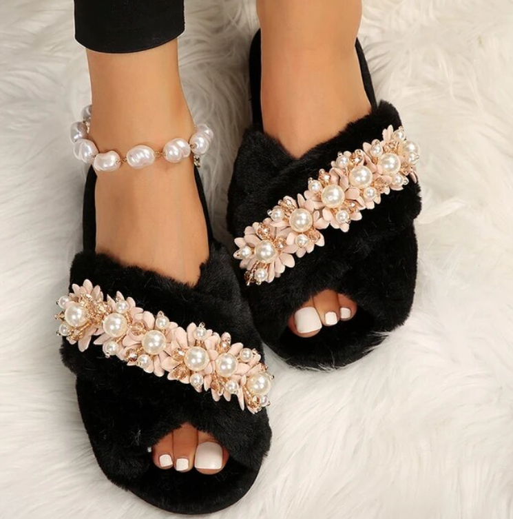 Pearl Flower Decorated Woman Indoor Comfortable Warm Fashion Fluffy Shoes