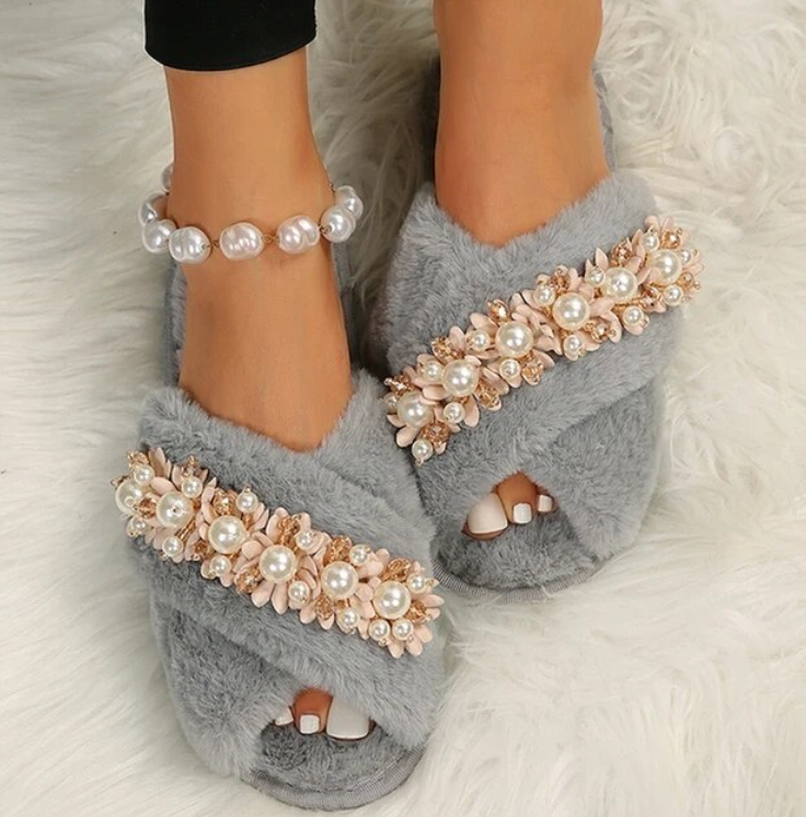Pearl Flower Decorated Woman Indoor Comfortable Warm Fashion Fluffy Shoes