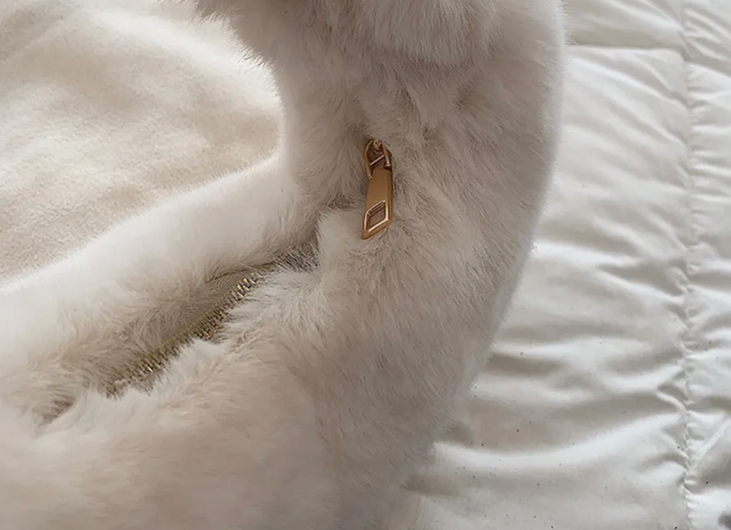 Womans Fur Wool Purse Trending Short Handle Plush Ladies Wrist Bag