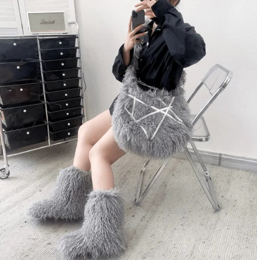 Womans Handbag And Shoes Set Furry Tote Criss Cross Design Bag With Plush fur boots