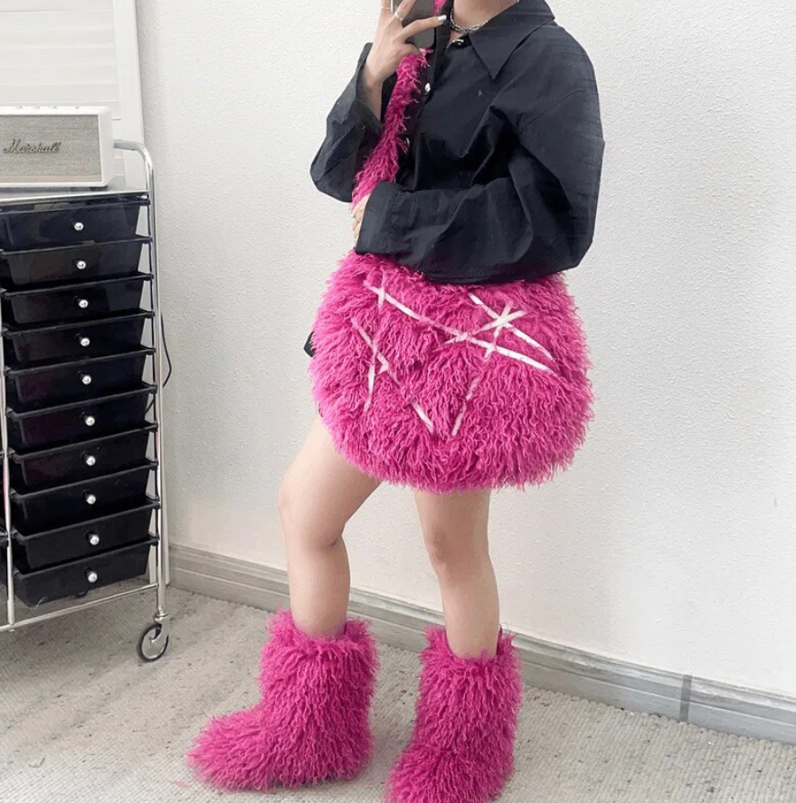 Womans Handbag And Shoes Set Furry Tote Criss Cross Design Bag With Plush fur boots