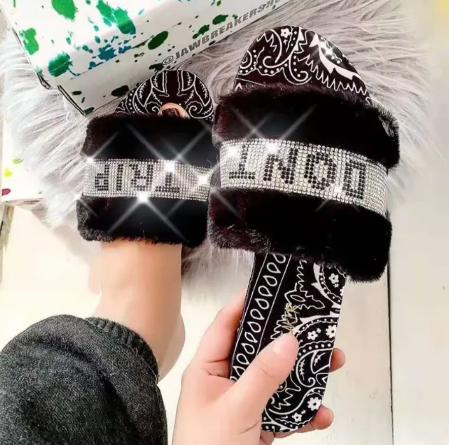Woman’s Trending Design Summer Fashion Crystal Rhinestone Fluffy Graphic Slippers