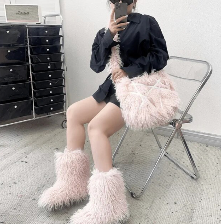 Womans Handbag And Shoes Set Furry Tote Criss Cross Design Bag With Plush fur boots