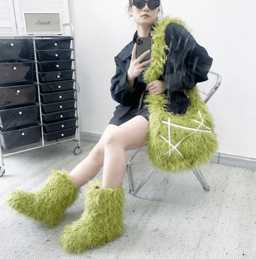 Womans Handbag And Shoes Set Furry Tote Criss Cross Design Bag With Plush fur boots